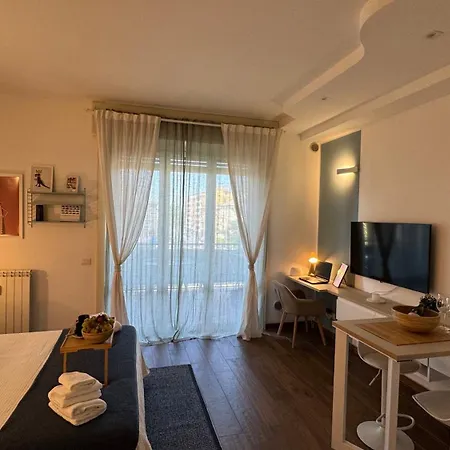 Monolocale Per 2 Nel Centro Di - Aurea ! * פארמה