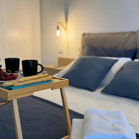 Monolocale Per 2 Nel Centro Di - Aurea ! דירה