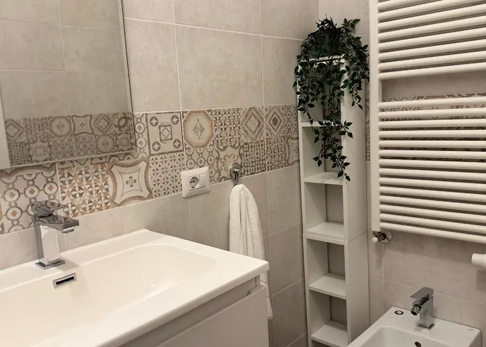 Monolocale Per 2 Nel Centro Di - Aurea !